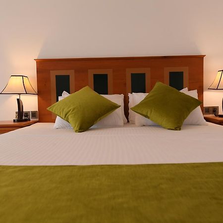 Seasons Hotel Курунегала Екстериор снимка